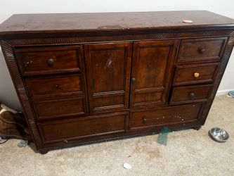 Dresser