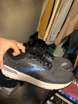 Brooks addiction GTS shoe size 12