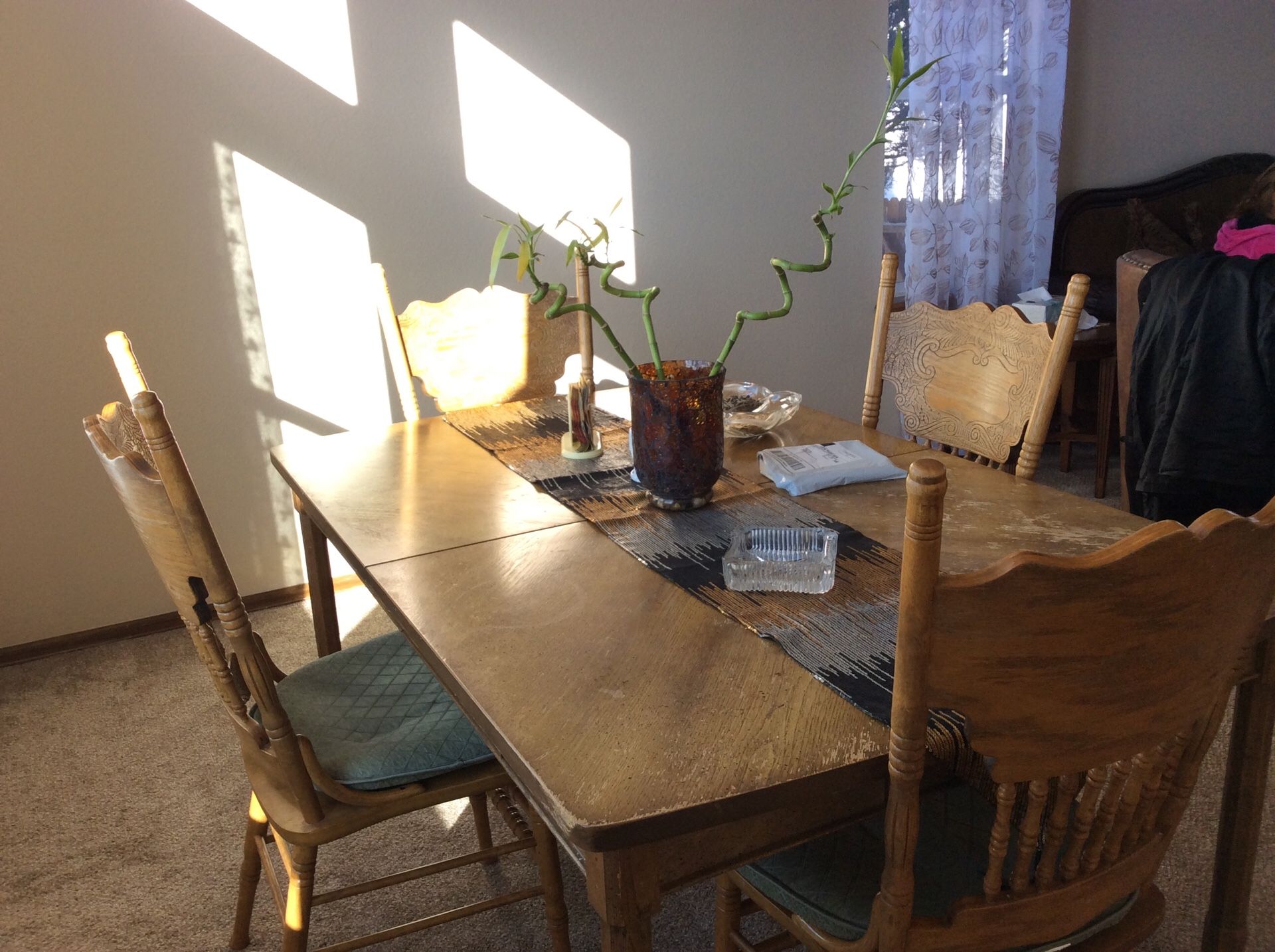 Dinner table with 4 cheers
