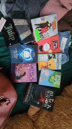 Books / wallets
