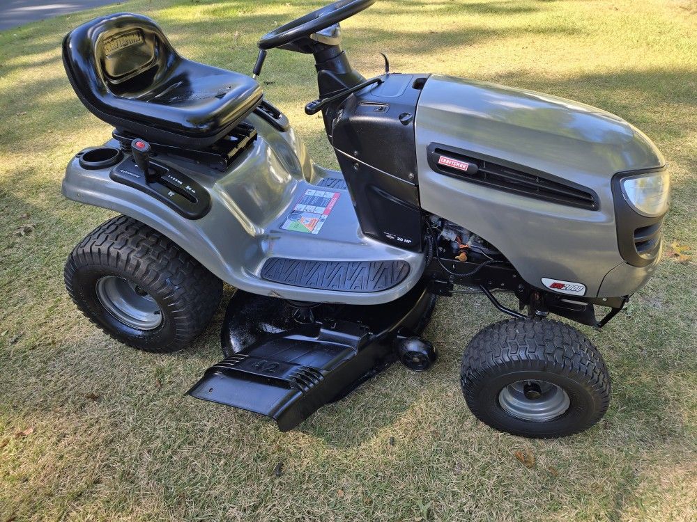 CRAFTSMAN 20HP 42"DECK AUTOMATIC RIDING MOWER