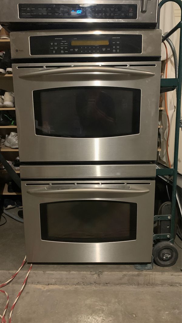 Double Wall Ovens GE Profile™ 30" BuiltIn Double Convection/Thermal