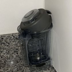 Vitamix Explorian Series E310 10 Speed Blender 