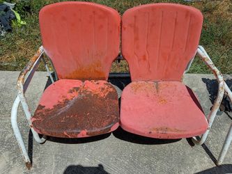 Vintage clam shell style 2 person glider