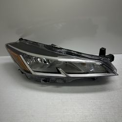 2021-2022 Nissan Kicks Headlight Oem 