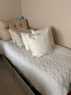 Farmhouse Bed Frame (Twin XL)
