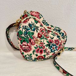 GUCCI Authentic Matelasse Diagonal Brit Roses Print Mini Interlocking G Heart Shoulder Bag