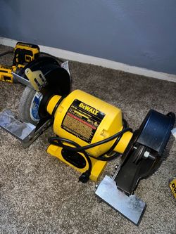 DEWALT 8-in Bench grinder