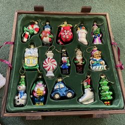 THOMAS PACCONI 1(contact info removed) Museum Series - 30 Christmas Glass Ornaments