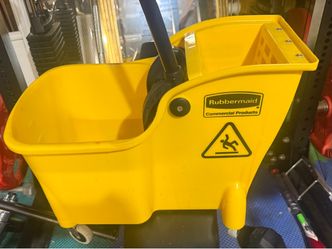 Rubbermaid Commercial Mop Bucket with Wringer