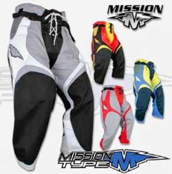 MISSION TYPE M SENIOR LARGE ROLLER HOCKEY PLAYER PANTS!!! EXTREMELY RARE!!! LIKE NEW CONDITION!!! DON'T MISS OUT!!! 🏒👖🏆🖤💙💛🤍😍