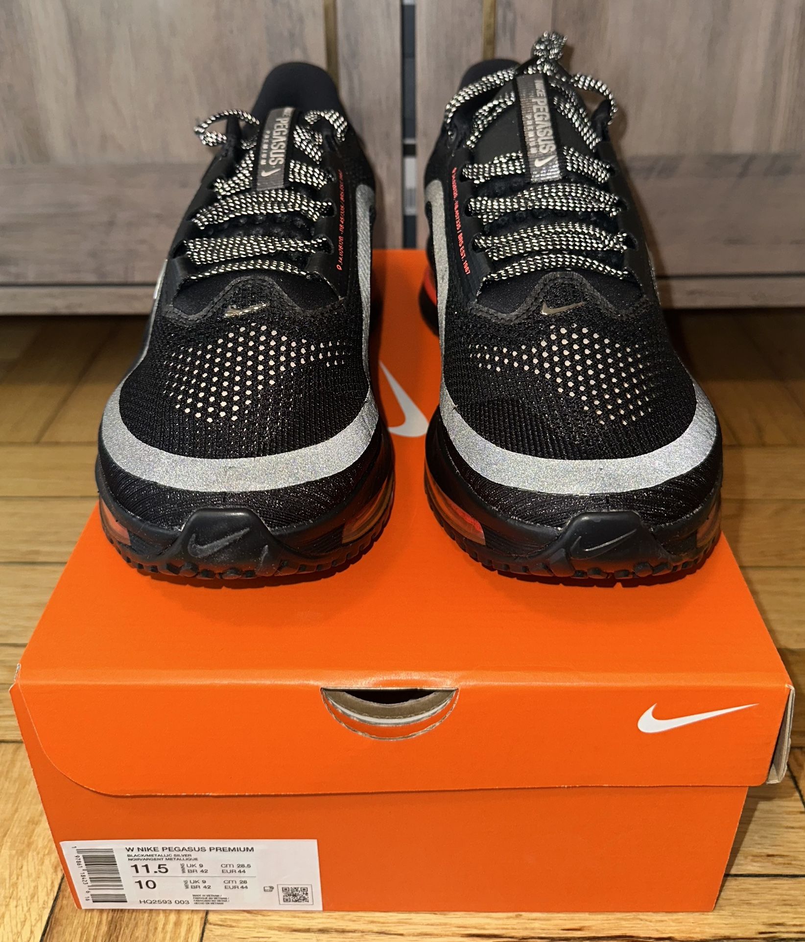 NEW Women Nike Pegasus Premium Black Crimson Metallic Size 11.5 US (HQ2593 003)