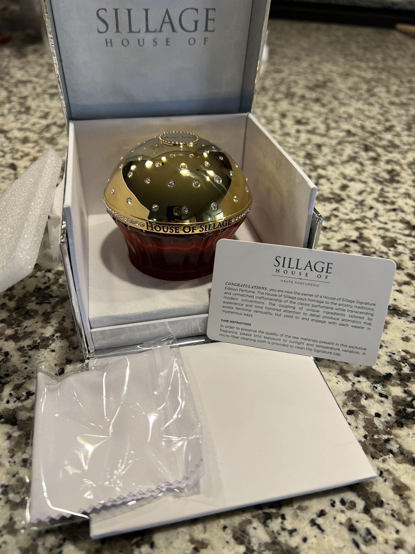 House of Sillage Signature edition perfume - Benevolence