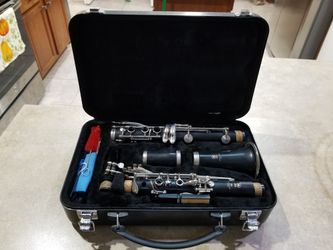 Yamaha 250 clarinet with mouth piece and case