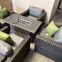 Outdoor Patio Furniture Set With Fire Pit Table 