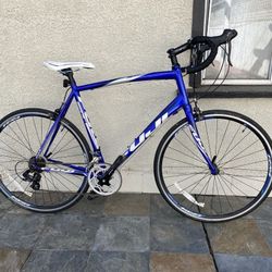 Fuji Sportif 1.7 Road Bike
