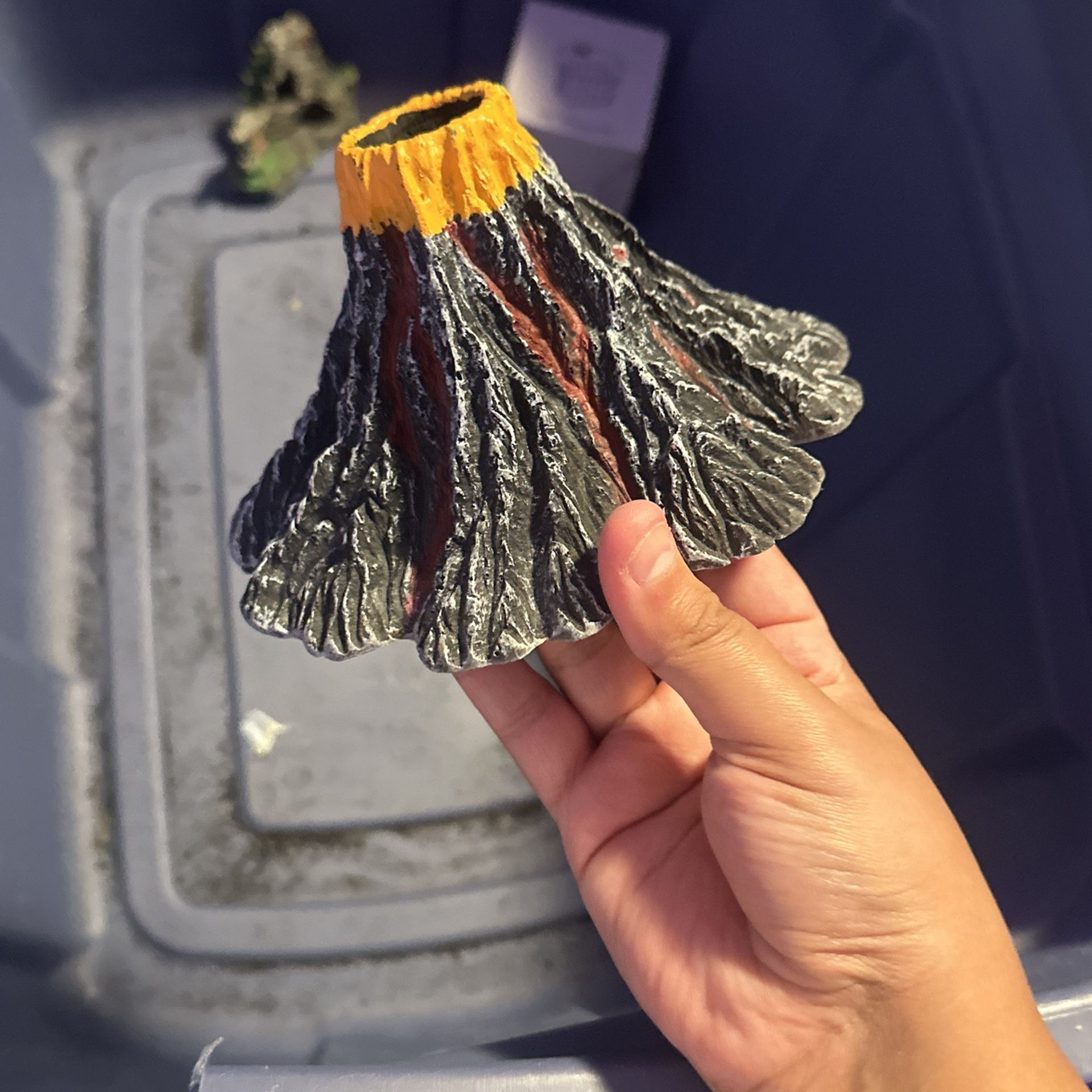 Bubbler Volcano Fish Tank