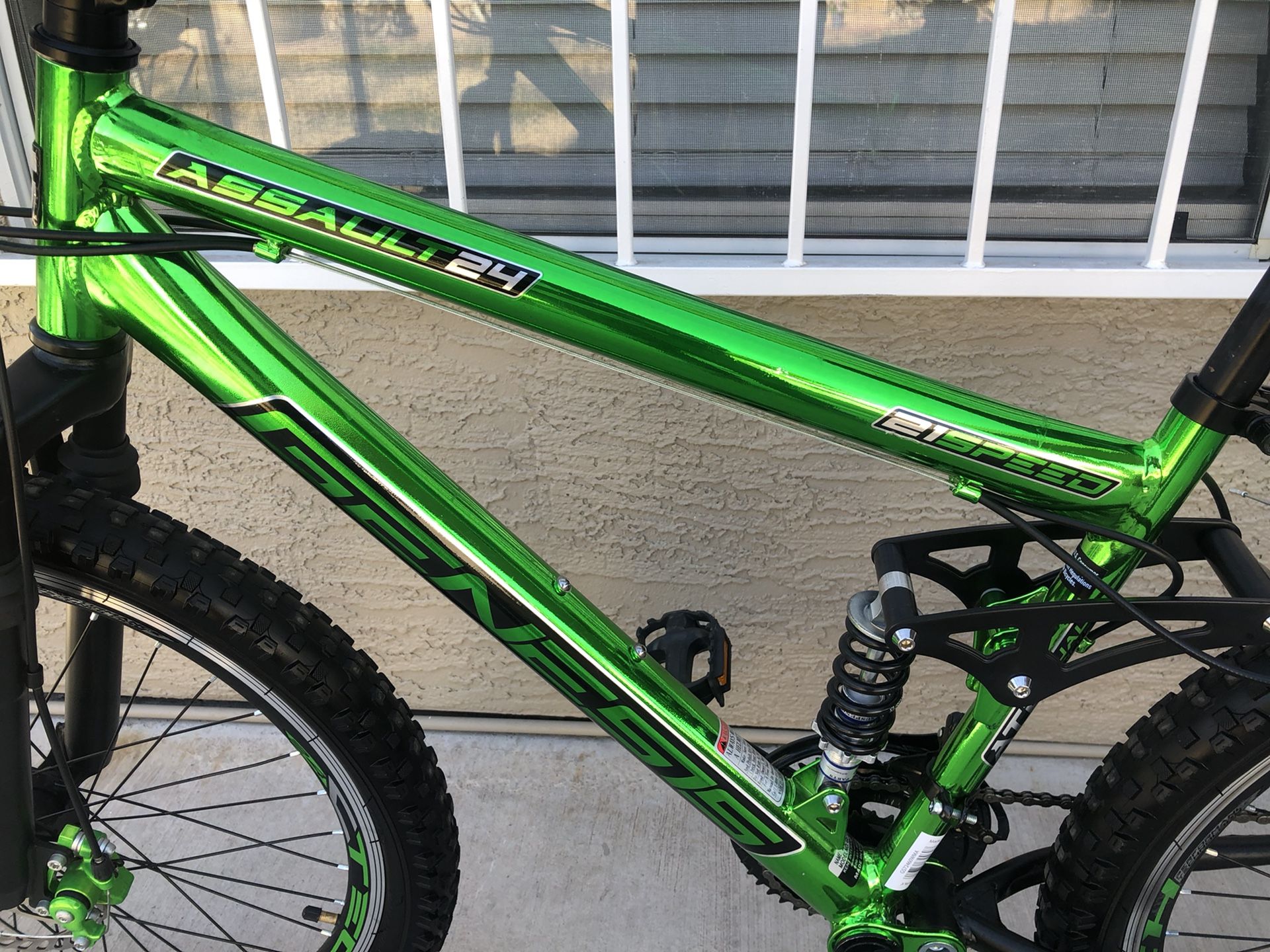 Genesis assault 24 bike hotsell