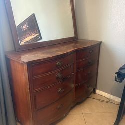 Old Dresser
