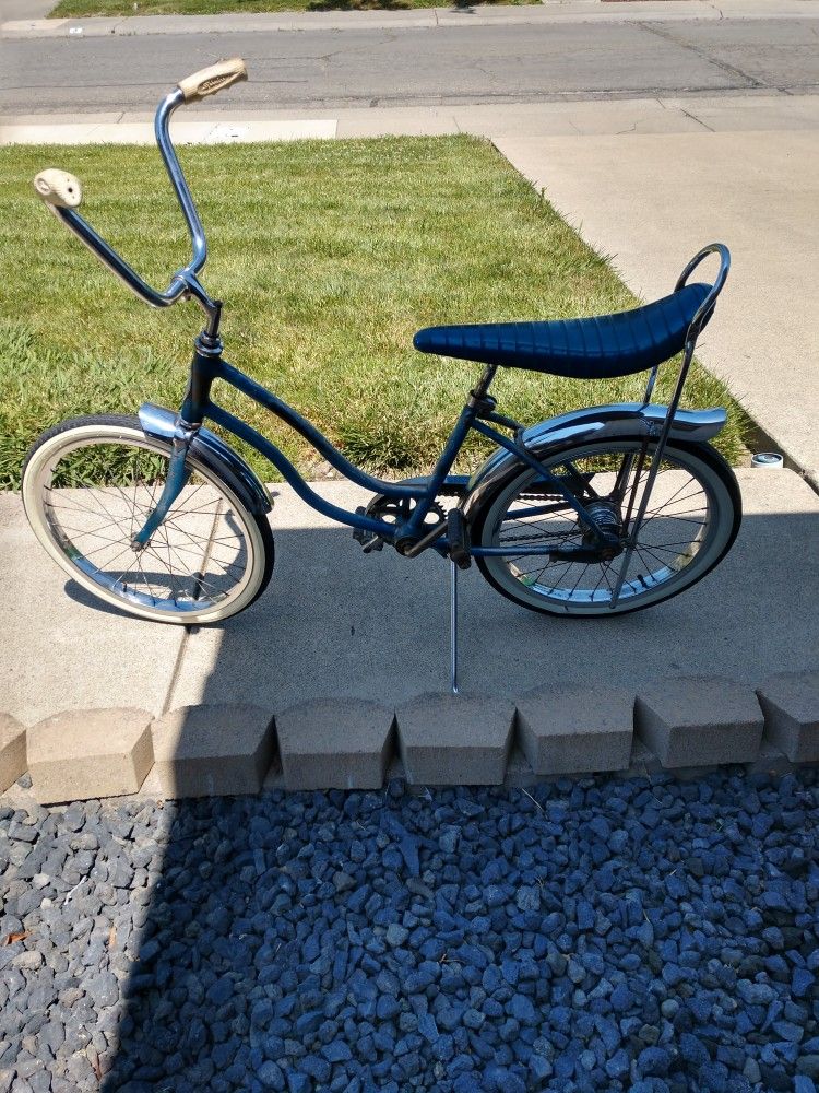schwinn slick chick bicycle 1966 Schwinn Slick Chick Stingray for Sale in Sacramento, CA