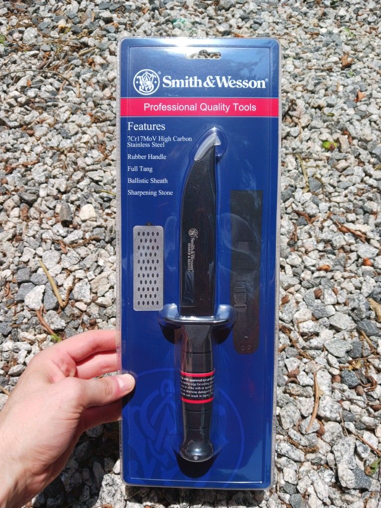 Smith&Wesson Gift With Sharpening Stone And Sheath