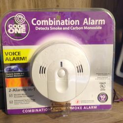 Combination Alarm Detects Smoke And Carbon Monoxide Voice Alarm