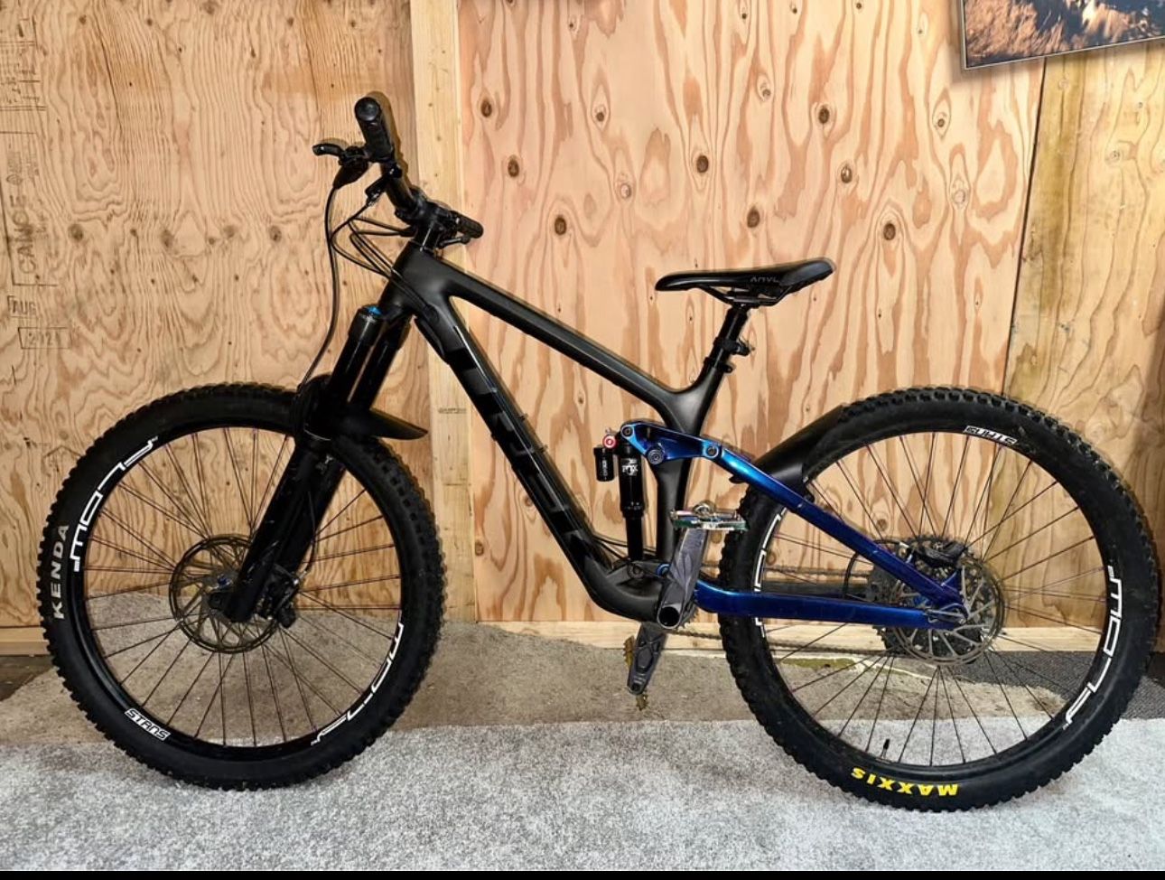 MOUNTAIN BIKE FULL SUSPENSION