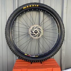 FRONT RIM FOR MOUNTAIN BIKE /SIZE TIRES 26”