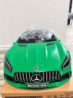Mercedes-AMG GT R Kids Ride-On Car