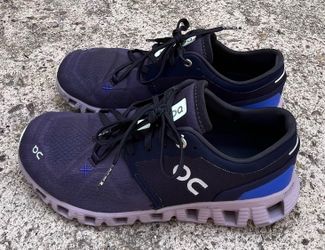 ON CLOUD RUNNING SHOES