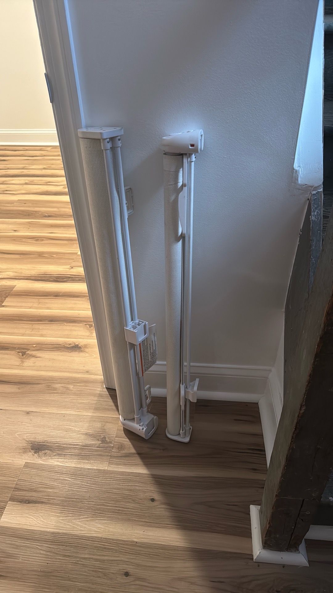 Retractable safe gate