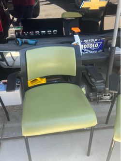 7 SILLAS POR SOLO $40 POR LAS 7 SILLAS