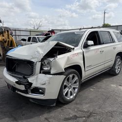 2015 YUKON DENALI IN FOR PARTS!
