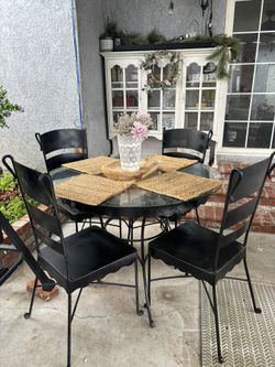 Round Table 👀 Look At My Other Posts
