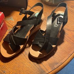 Black and brown high heels OXOX style