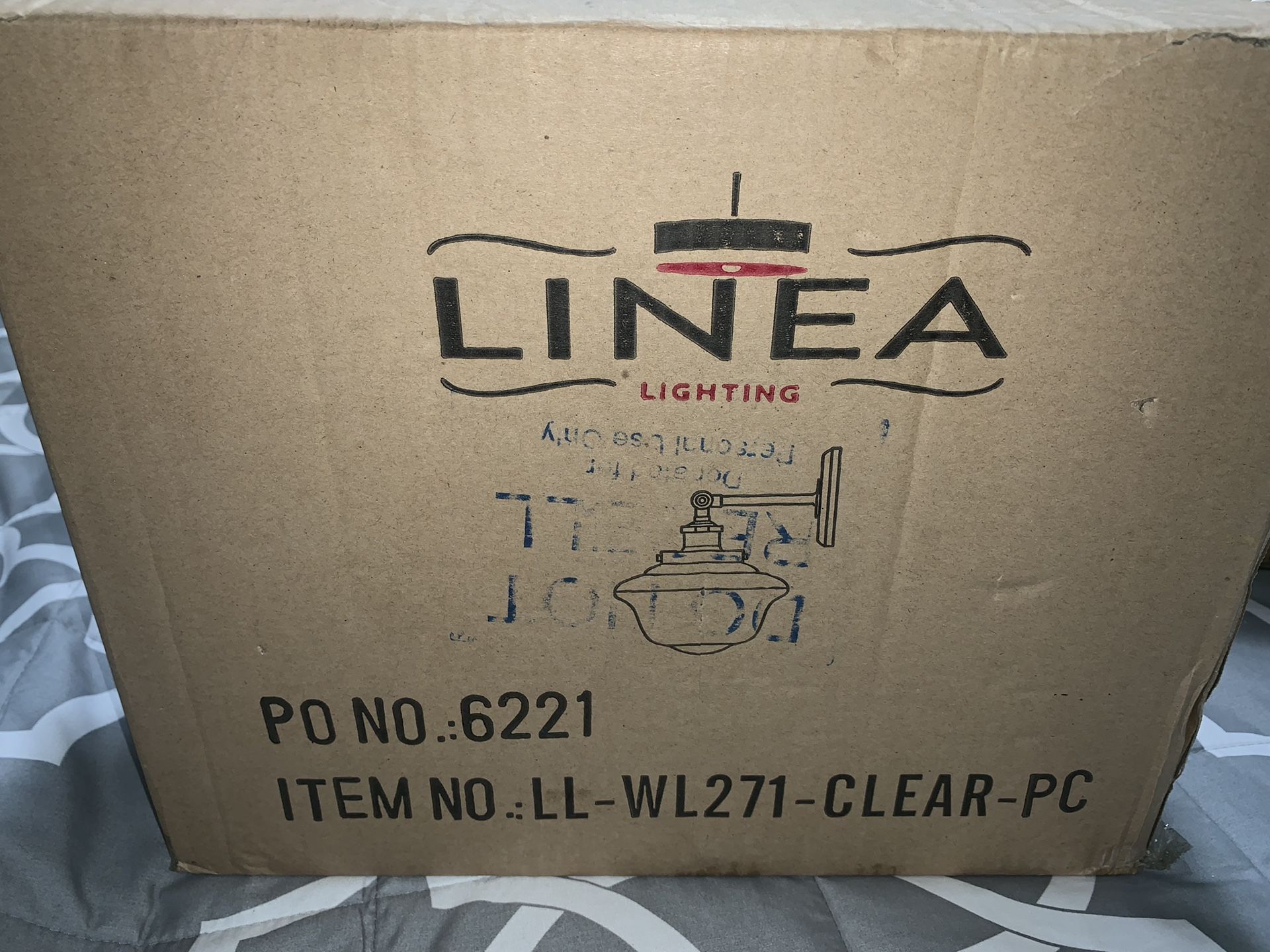 Linea Wall Light