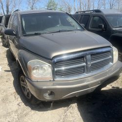2006 dodge durango (FOR PARTS)