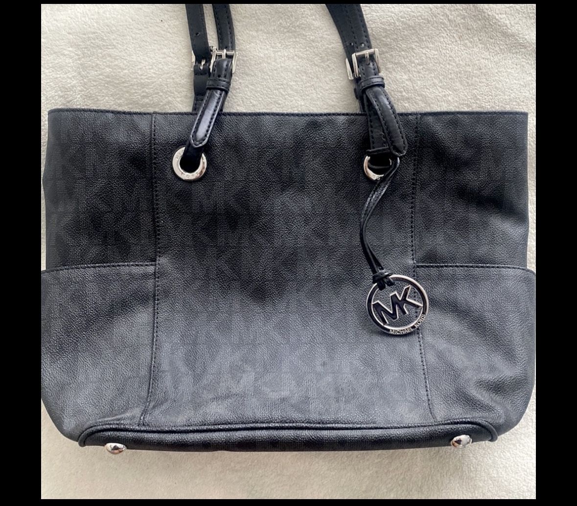 Michael Kors Jet Set Signature Tote Bag