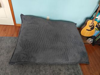 Huge pillow, lightly used