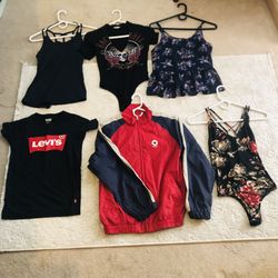 24 Pieces Junior Clothes  Women’s  TopSz. S ( Very Good Conditions And Clean . TOPS DRESSES SWEATERS ) !!!!!!Please See All Pictures !!!!!!