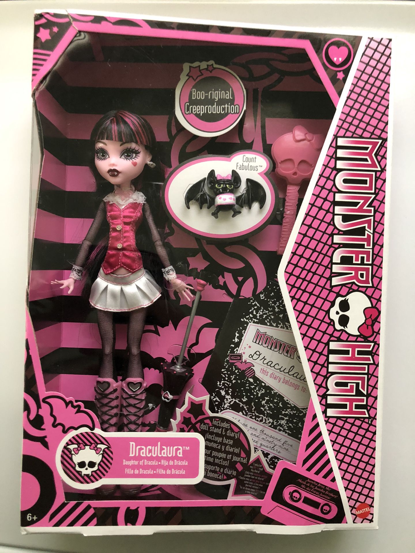 Monster High Draculaura Reproduction Doll, Pet Bat & Stand New Original  Dracula