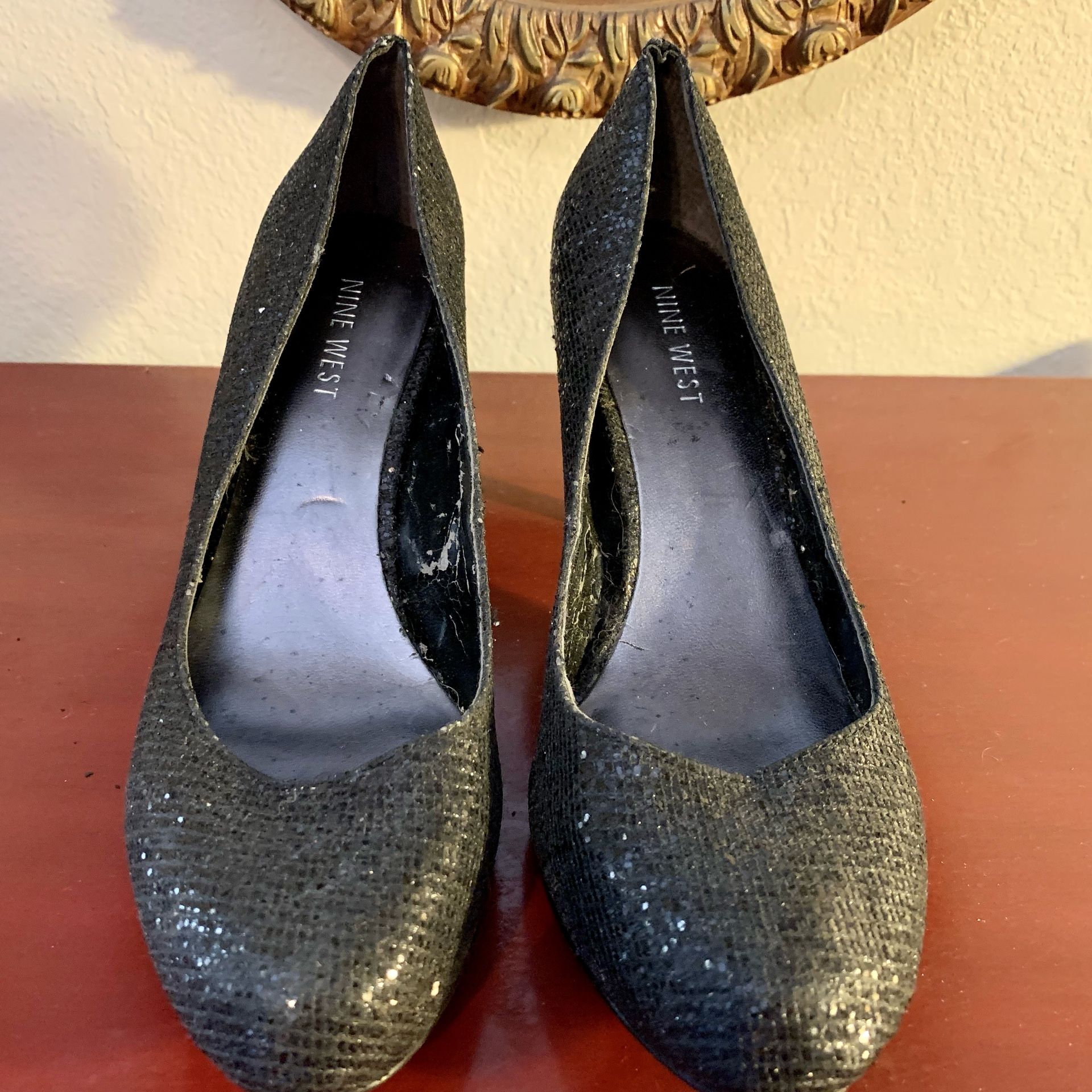 Size 6 Black-sequined high-heel pumps