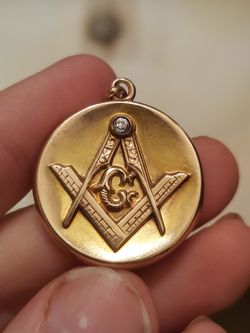 Antique 10k Gold Masonic Photo Locket With Diamond. 