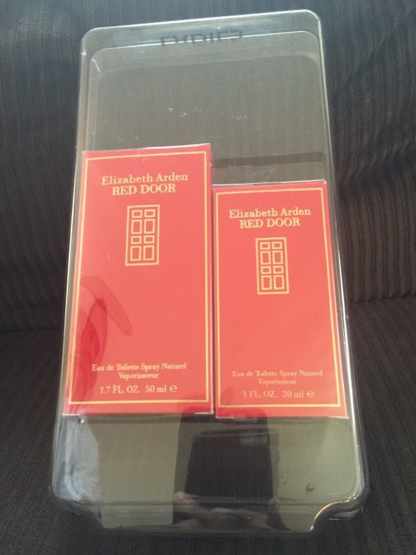 ELIZABETH ARDEN RED DOOR PERFUME SET
