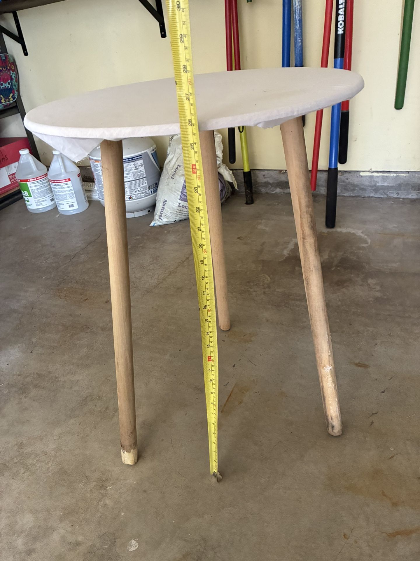 FREE 3 Legged Round Table