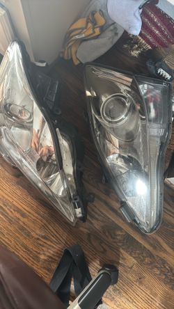 2010 Lexus ISF OEM Headlight Assembly