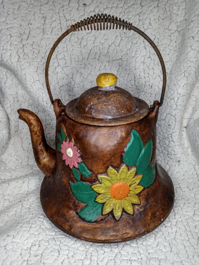 VNTG. Cookie Jar Kettle Wire Spring Handle Spout
