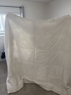 Queen size clean white comforter