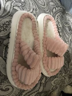 Women’s slippers