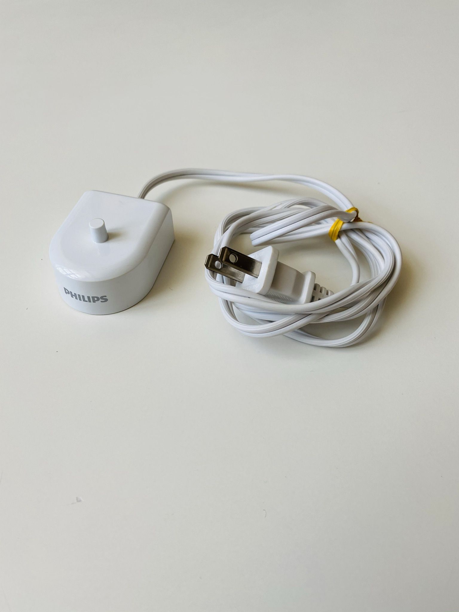 Genuine Philips Sonicare Charging Base HX6100 for Philips Sonicare Electric Toothbrush HX3000 HX6000 HX8000 HX9000 Series. Philips Sonicare R710/R732/